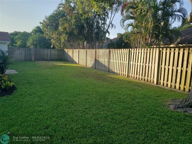 Building Photo - 6639 Hatteras Dr