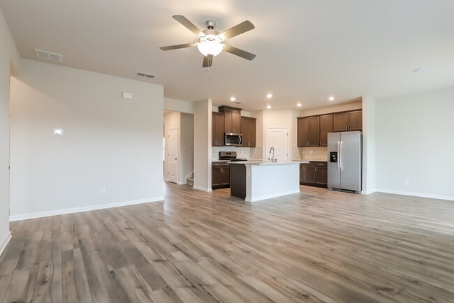 Building Photo - 5910 Green Ash Ct