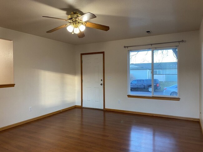 Foto del edificio - 3 Bed, 2 Bath Duplex in West Fort Collins close to Foothills