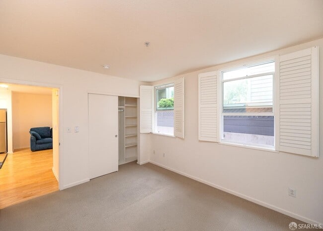 Building Photo - 8400 Oceanview Terrace