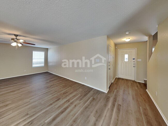 Foto del edificio - 12322 Mountain Pne