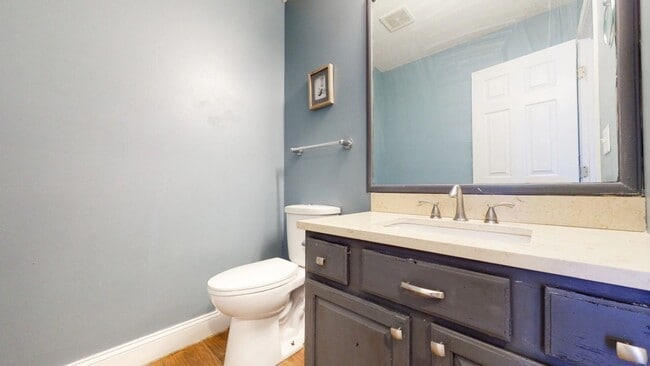 Building Photo - Stunning 4-Bedroom, 3.5-Bath Home with Ove...