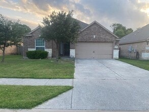Building Photo - 1720 Persimmon Dr