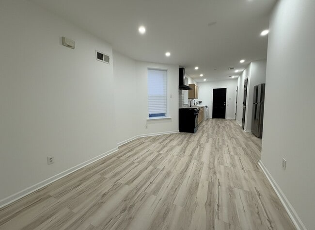 Building Photo - 615 S Conestoga St