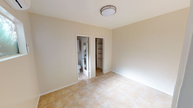 Foto del edificio - 733 Westbourne Dr