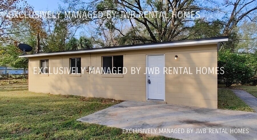 Primary Photo - 6818 Miss Muffet Ln N