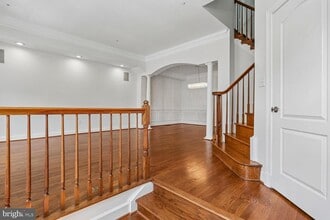 Building Photo - 417 Winding Rose Dr