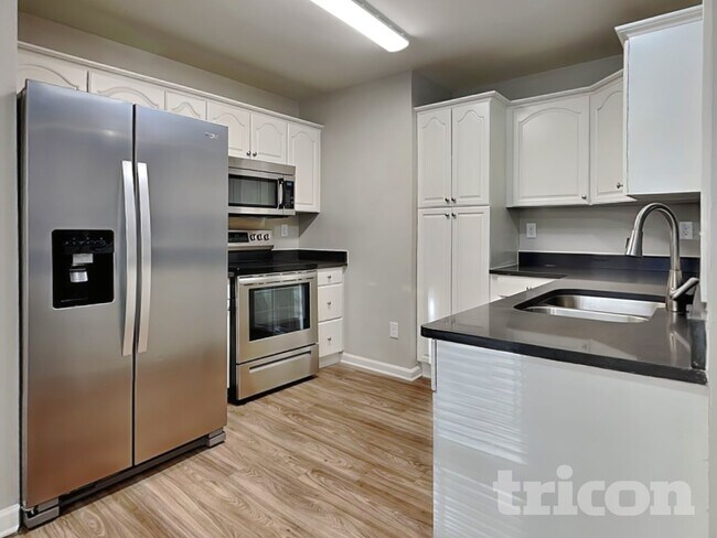 Building Photo - 5020 Osage Cir