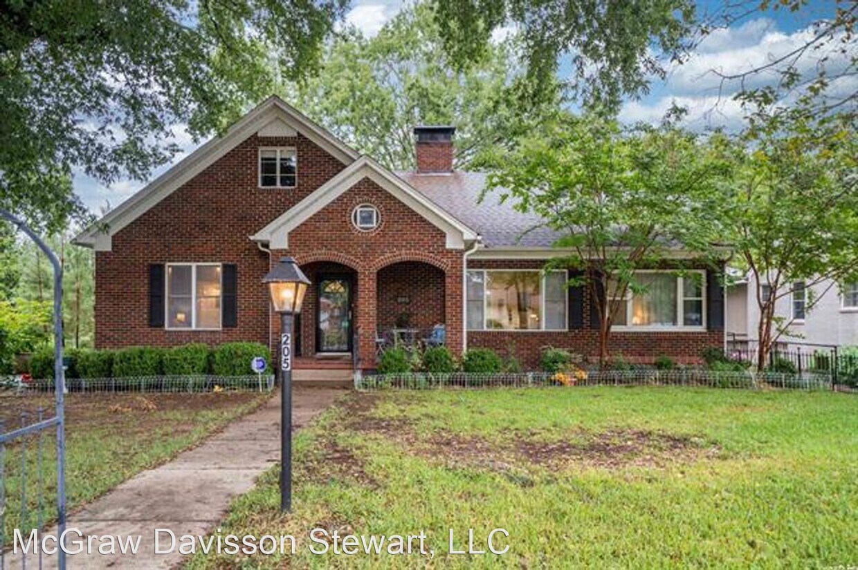 Primary Photo - 4 br, 4 bath House - 205 Trivista Left St.