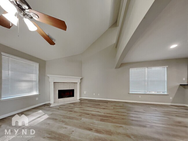 Foto del edificio - 7606 Bronze Trail Dr