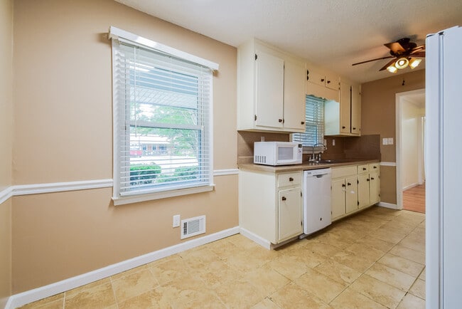 Building Photo - 1057 Tony Valley Dr SE