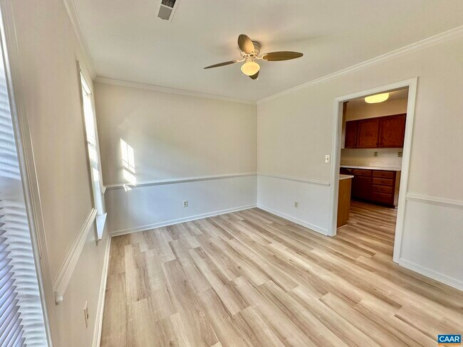 Foto del edificio - 839 Harris Rd