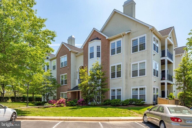 Foto del edificio - 4132 Fountainside Ln