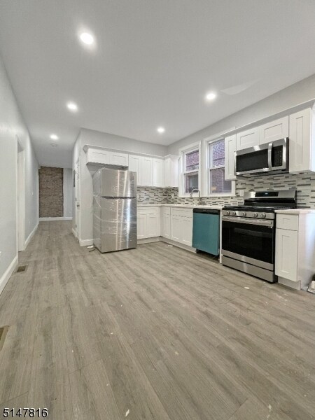 Foto del edificio - 136 Chancellor Ave