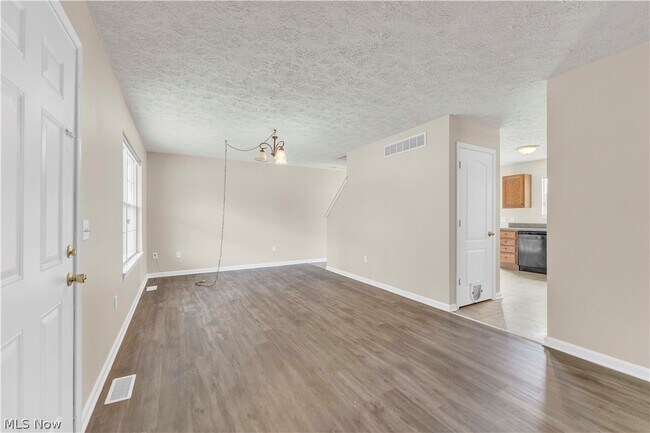 Building Photo - 1218 W 24th St