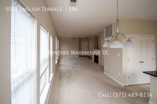 Building Photo - 5098 English Terrace