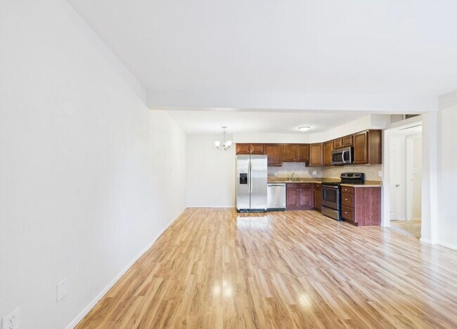 Foto del edificio - 3663 S Sheridan Blvd