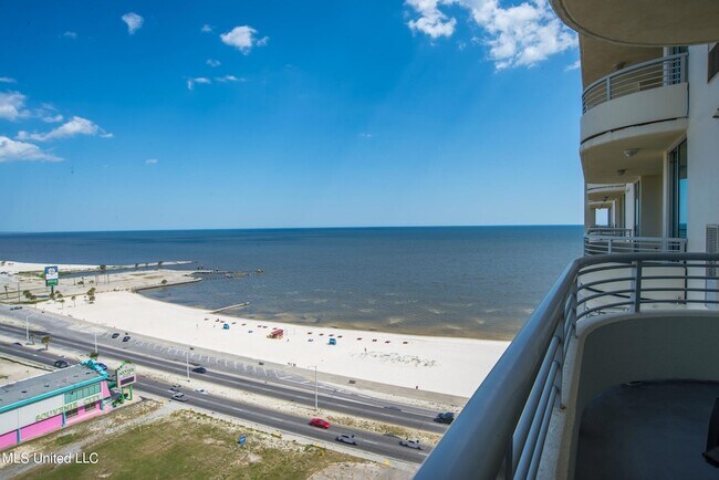 Building Photo - 2060 Beach Blvd