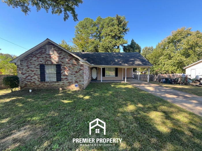 Photo - Charming 3-Bedroom Home for Rent in Memphis, TN - 3821 Oak Lake Lane, Memphis, TN 38118