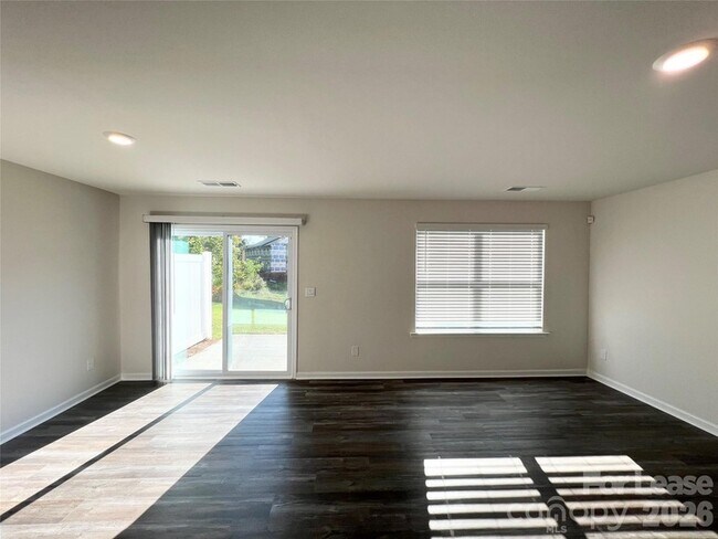 Foto del edificio - 5915 Faron Wy