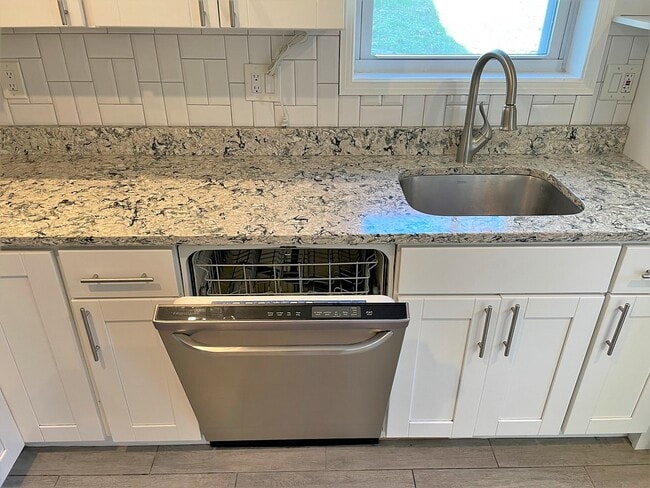 Building Photo - 1817 N Culpeper St