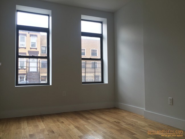 Building Photo - 133 Patchen Ave