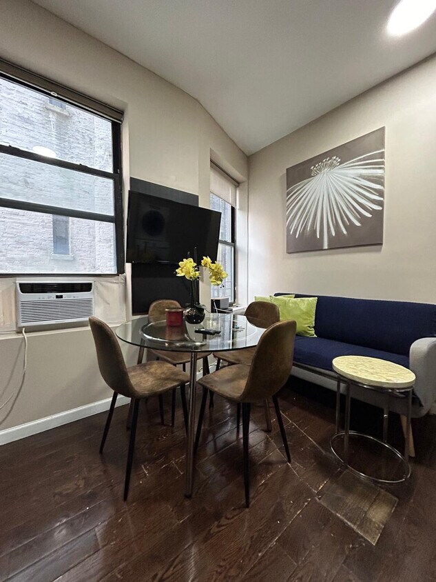 Foto principal - 5 W 101st St