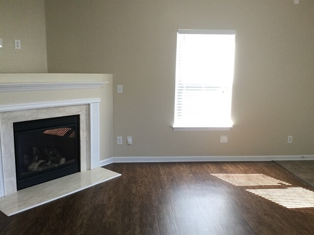 Building Photo - 941 Garrison Rd