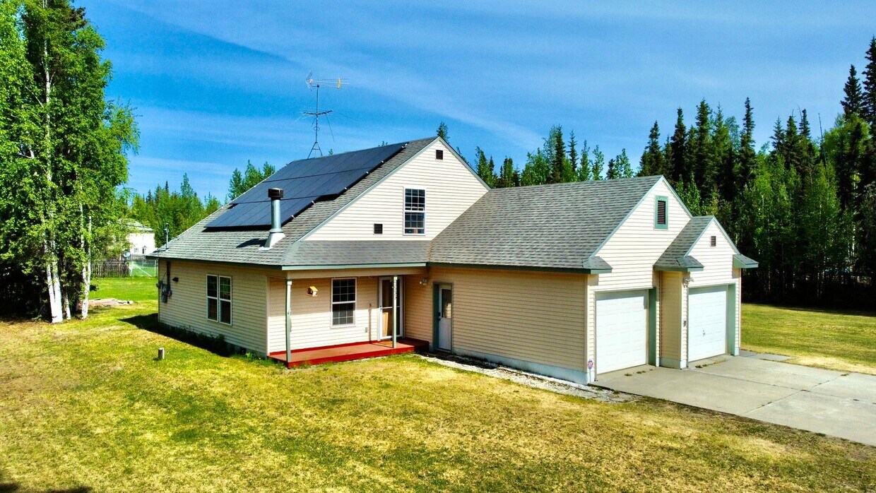 Primary Photo - 3 bedroom, 2.5 bathroom Home, Pet friendly...