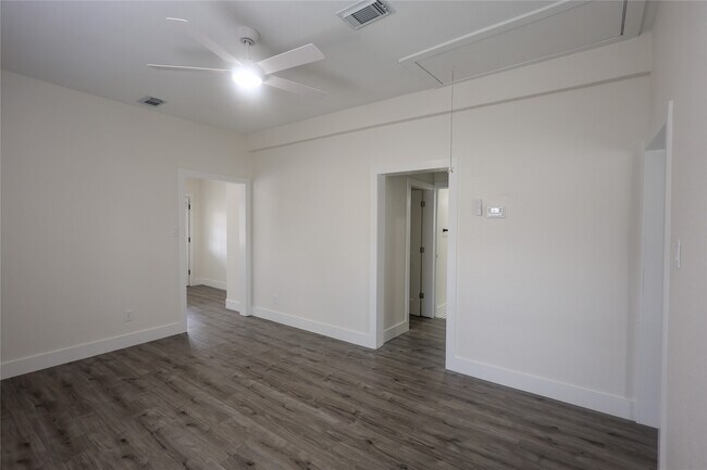 Foto del edificio - 602 Higgins St