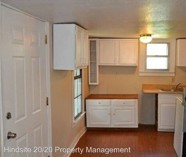 Building Photo - 1707 Maple Ave