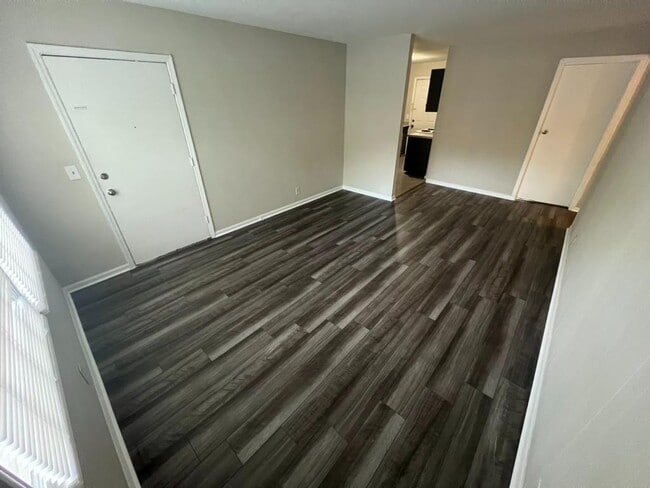 Building Photo - 3695 Tibbs Dr