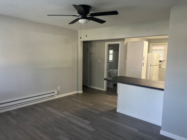 Building Photo - 1422 Willow Ave