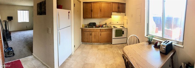 Foto del edificio - 2 br, 1 bath Apartment - 2671 Medary Ave
