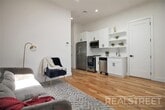 Foto principal - Brand NEW 4 Bed 1 Bath Floor-Thru Brownsto...