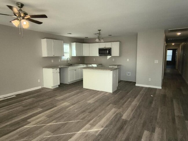 Foto del edificio - 1025 N Quincy Ave