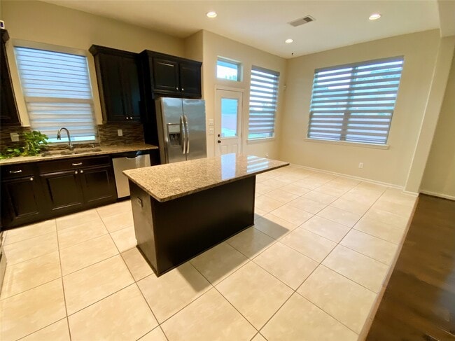 Building Photo - 12147 San Luca St