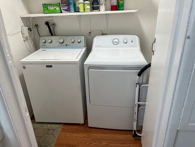 Foto del edificio - 511 Broadway St