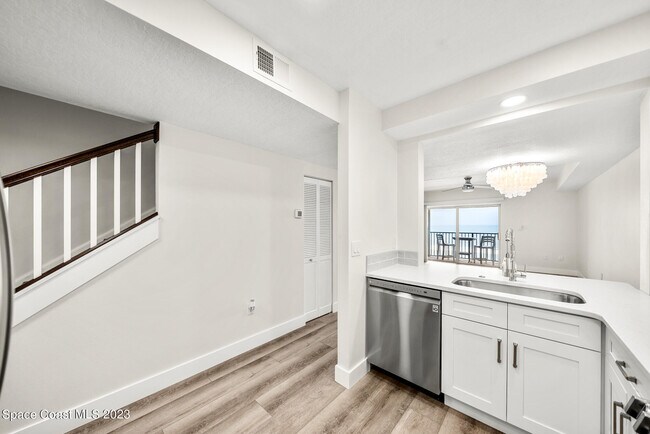Building Photo - 199 Florida A1A