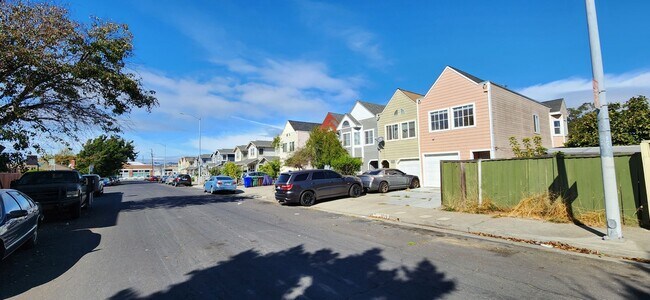 Foto del edificio - 2 bedroom 2 bath townhome close by Richmon...