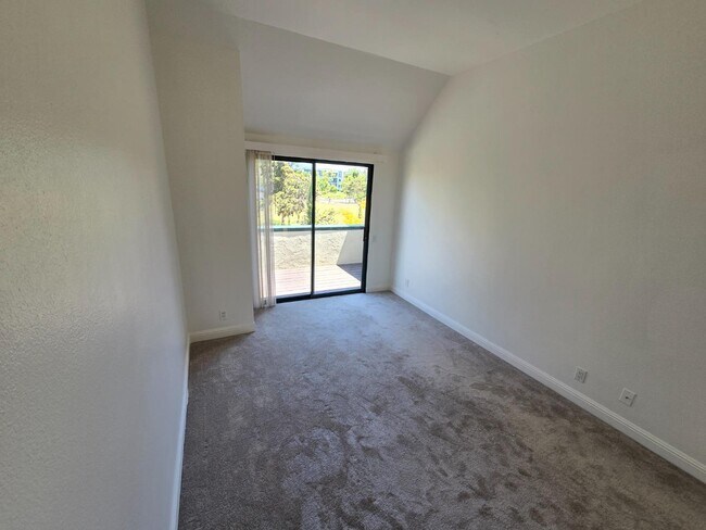 Foto del edificio - 2261 Armada Way