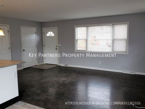 Foto del edificio - 8404 Lowell - GORGEOUS 3 Bedroom Duplex!