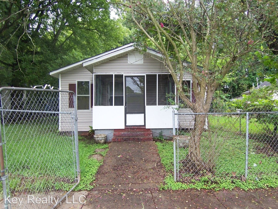 Primary Photo - 2157 Overton St