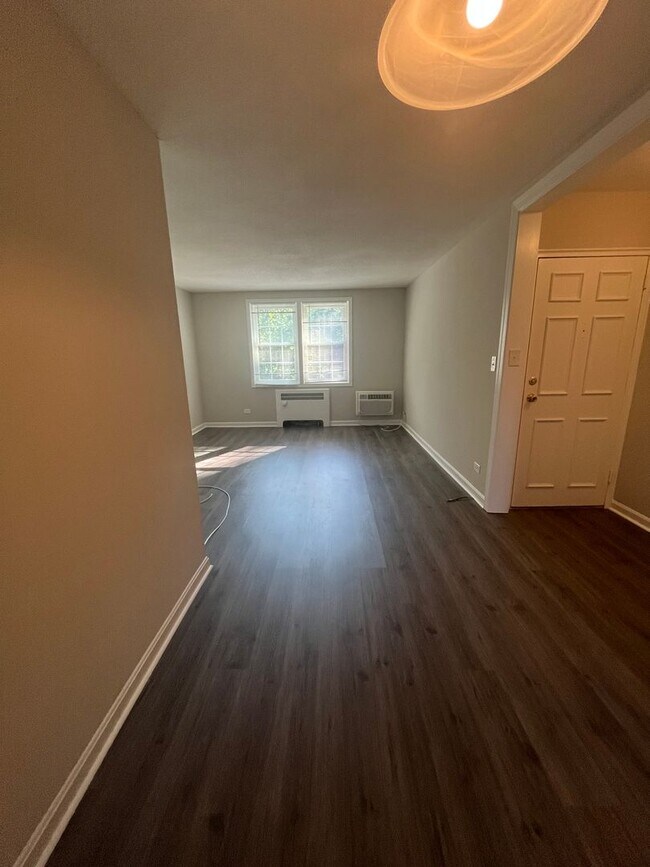 Building Photo - 212 N George Mason Dr