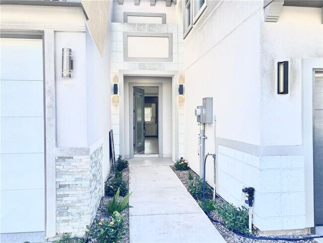 Building Photo - 21 Corales St
