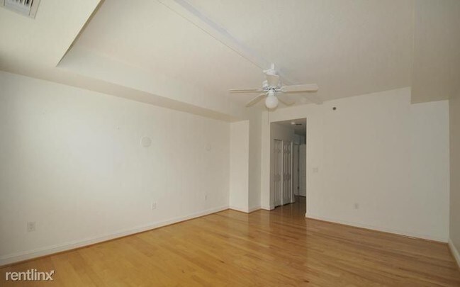 Building Photo - 3704 N Charles St