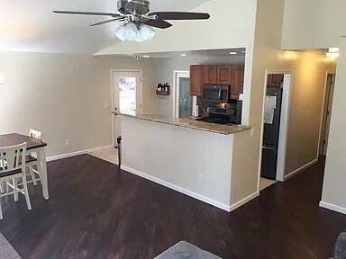 Building Photo - 770 Lovers Leap Rd