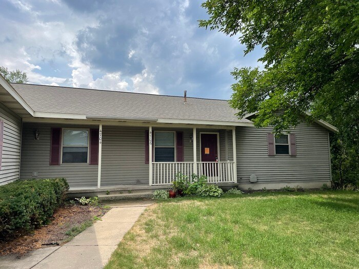 Grandville 3 Bedroom 2 bathroom Duplex Townhouse for Rent in