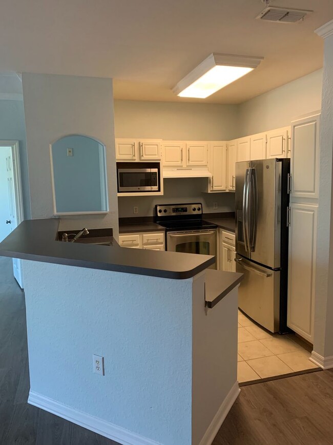 Building Photo - Full upgraded beautiful 2 Bed 2 Bath Condo.