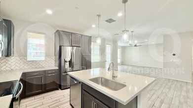 Building Photo - 1250 Abbey Ln